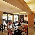 Atlantis Hotel 2*