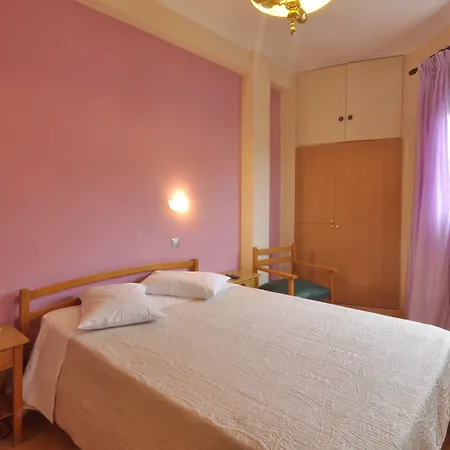Atlantis Hotel 2*