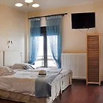 Atlantis Hotel 2*