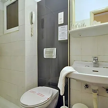 Atlantis Szálloda 2*