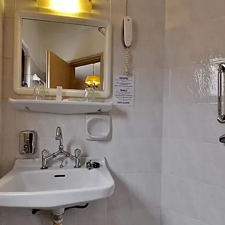 Hotel Atlantis 2*