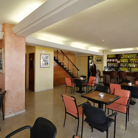 Atlantis Hotel 2*
